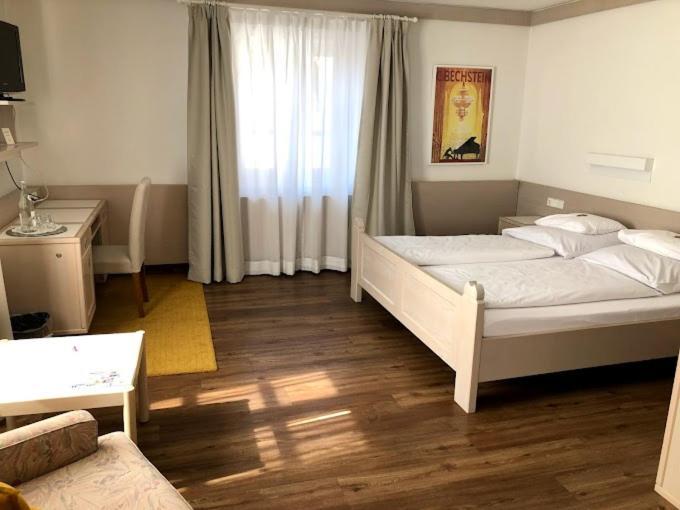 Hotel Und Gasthof Zur Laute ميندلهايم المظهر الخارجي الصورة