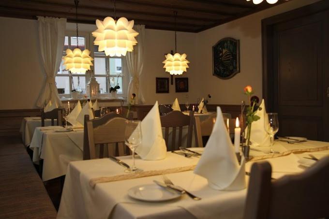 Hotel Und Gasthof Zur Laute ميندلهايم المظهر الخارجي الصورة